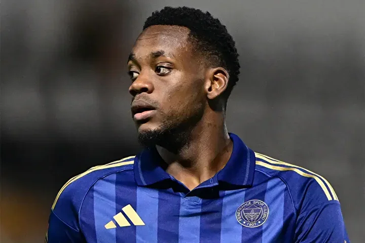 fenerbahceli yildiza buyuk sok mesken sahibi cikardi 3 3Jii43sP