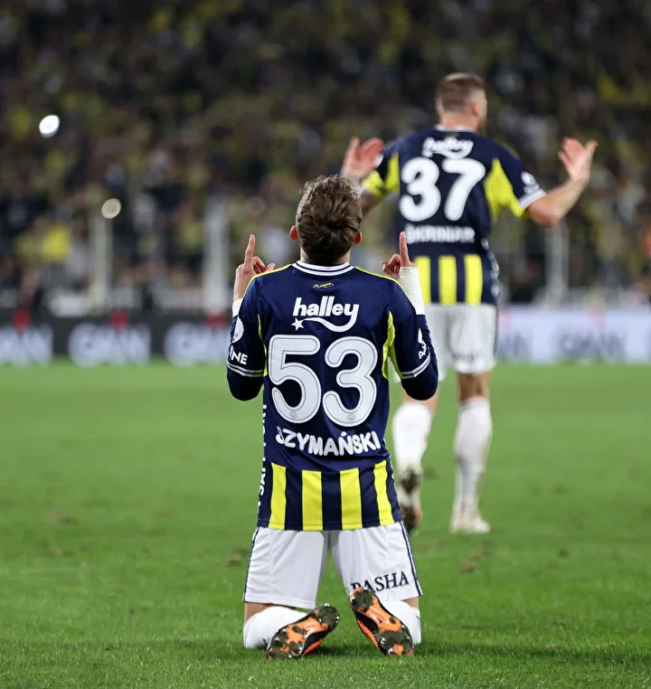 fenerbahceli yildizdan olay hamle menajerini degistirdi gruptan ayrilabilir 4 rFUFPtFf