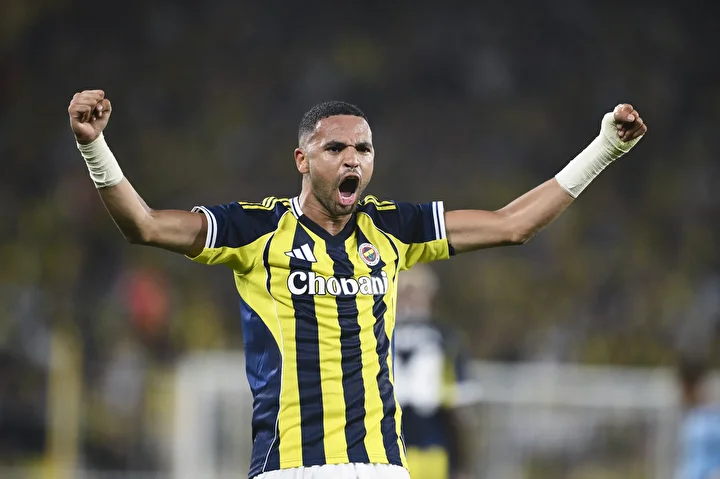 Fenerbahçeli yıldızdan şok ayrılık kararı: İdareden onay çıktı! 7 fenerbahceli yildizdan sok ayrilik karari idareden onay cikti 6 EiANMuCP