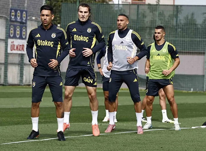 fenerbahcenin samsunspor maci kamp takimi asik r oldu yildiz oyuncu takima alinmadi 3 2HHRT9sG