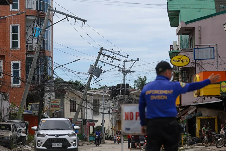 Filipinler'de 6,9 büyüklüğündeki sarsıntıda hayatını kaybedenlerin sayısı 61'e yükseldi 4 filipinlerde 69 buyuklugundeki sarsintida hayatini kaybedenlerin sayisi 61e yukseldi 3 sZJMVCHY