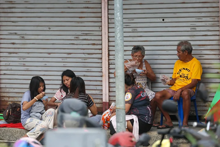 Filipinler'de 6,9 büyüklüğündeki sarsıntıda hayatını kaybedenlerin sayısı 61'e yükseldi 8 filipinlerde 69 buyuklugundeki sarsintida hayatini kaybedenlerin sayisi 61e yukseldi 7