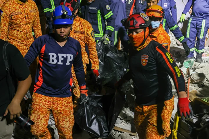 Filipinler'de 6,9 büyüklüğündeki zelzelede hayatını kaybedenlerin sayısı 61'e yükseldi 5 filipinlerde 69 buyuklugundeki zelzelede hayatini kaybedenlerin sayisi 61e yukseldi 4 C25r2ndD