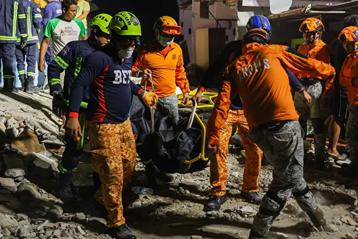 Filipinler'de 6,9 büyüklüğündeki zelzelede hayatını kaybedenlerin sayısı 61'e yükseldi 8 filipinlerde 69 buyuklugundeki zelzelede hayatini kaybedenlerin sayisi 61e yukseldi 7