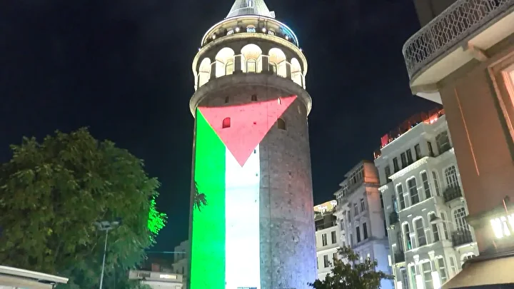 galata kulesine filistin bayragi yansitildi 3 ycNUScr1