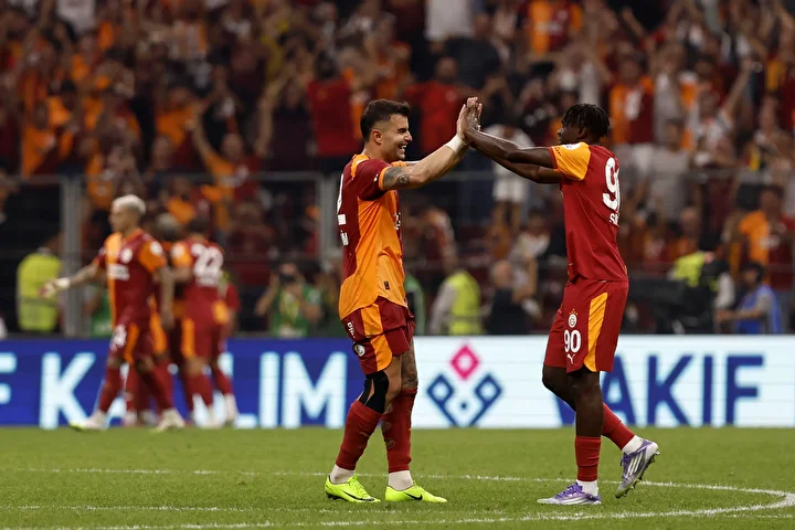 Galatasaray'a Singo piyangosu! İki talibi çıktı astronomik teklif yolda 3 galatasaraya singo piyangosu iki talibi cikti astronomik teklif yolda 2 aAOyL8n9