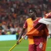 İkisini kaybetti dünyası başına yıkıldı: Bulana 100 bin lira verecek galatasarayda singo depremi kritik maclari kaciracak F9rzdvgd.webp
