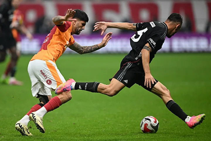 Galatasaray'dan Beşiktaş derbisiyle ilgili karar çıktı: Kural kusuru başvurusu yapılacak mı? 1 galatasaraydan besiktas derbisiyle ilgili karar cikti kural kusuru basvurusu yapilacak mi 0 P9v7344L
