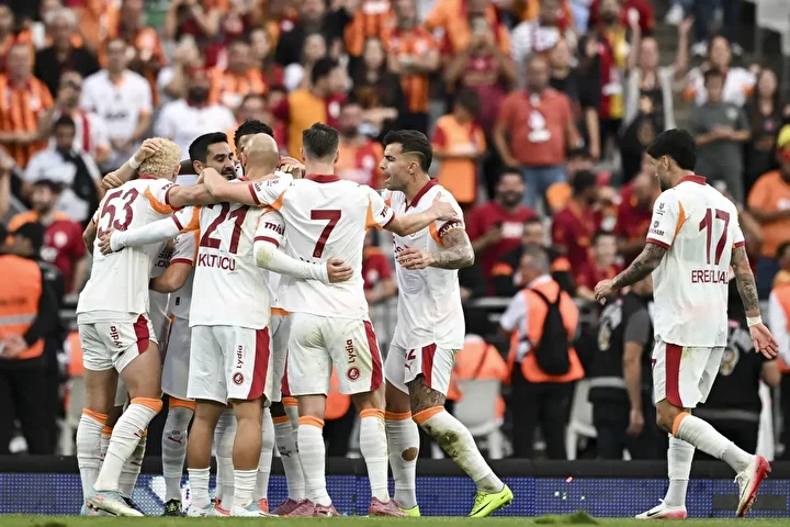 Galatasaray’dan derbi öncesi şaşırtan atılım: Alana bu türlü çıkacaklar! 1 galatasaraydan derbi oncesi sasirtan atilim alana bu turlu cikacaklar 0