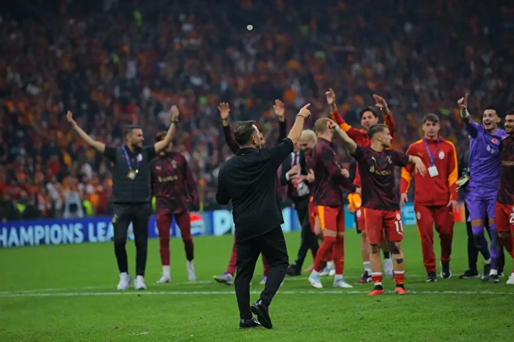 galatasarayin tarihi zaferi dunya basinina damga vurdu liverpool istanbulda diz coktu 10 IRfjT9UW