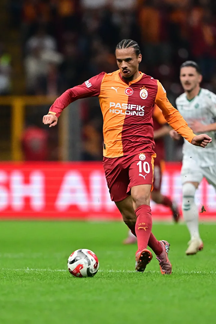 Galatasaraylı yıldıza fiziki ve kelamlı taarruz 3 galatasarayli yildiza fiziki ve kelamli taarruz 2