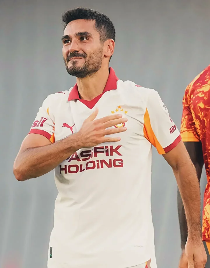 Galatasaraylı yıldızdan tesislerde dikkat çeken çıkış: "Burada ne işi var kaldırın" 2 galatasarayli yildizdan tesislerde dikkat ceken cikis burada ne isi var kaldirin 1 bCV4jUt2