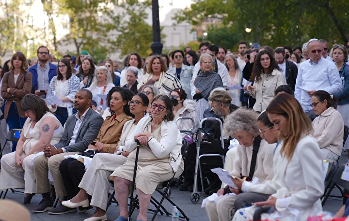 Gazze'de ateşkes sağlanması davetiyle New York'ta protesto düzenlendi: 56 kişi gözaltına alındı 12 gazzede ateskes saglanmasi davetiyle new yorkta protesto duzenlendi 56 kisi gozaltina alindi 11 aVfqh7Xf