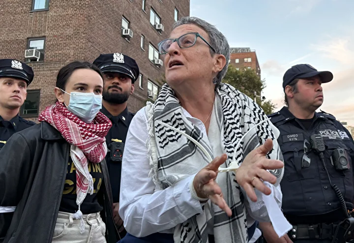 Gazze'de ateşkes sağlanması davetiyle New York'ta protesto düzenlendi: 56 kişi gözaltına alındı 9 gazzede ateskes saglanmasi davetiyle new yorkta protesto duzenlendi 56 kisi gozaltina alindi 8 5IGU4qp7