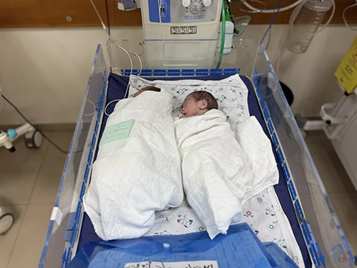 gazzede premature bebekler aksa sehitleri hastanesine nakledildi 5 MwsSu1Uz