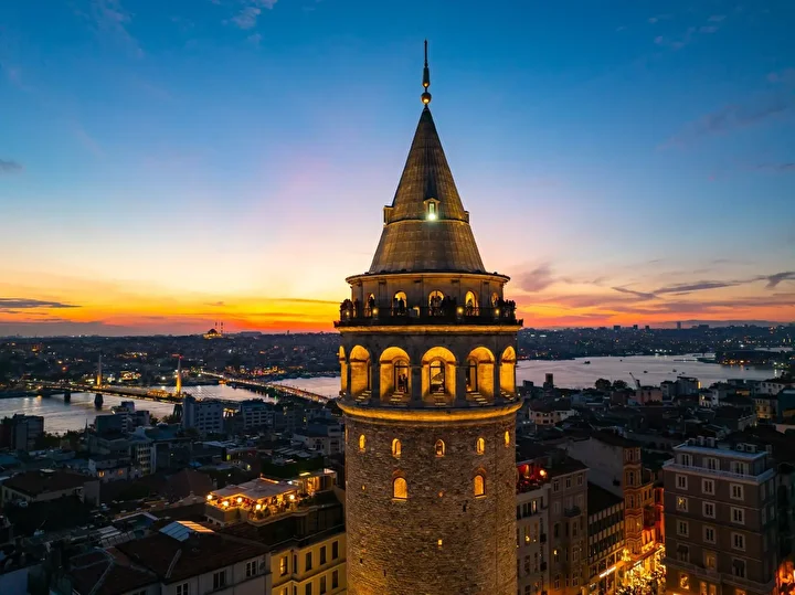 Gece müzeciliğinde ziyaretçi rekoru: Efes, Side ve Galata Kulesi'nde gece ziyareti 2 Kasım'a kadar uzatıldı 2 gece muzeciliginde ziyaretci rekoru efes side ve galata kulesinde gece ziyareti 2 kasima kadar 5yRGli7H