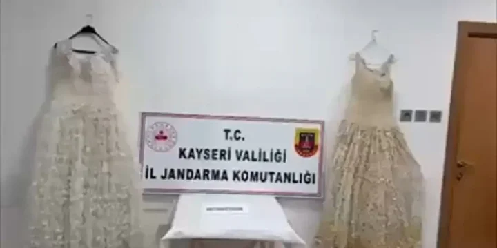 gelinlige islenmis 25 kilogram uyusturucu ele gecirildi 0 If5W53Qs