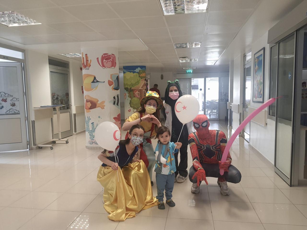 genc yeryuzu hekimleri calismalariyla ornek oluyor 0 ycYQwySF