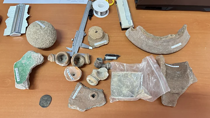 gevhernik kalesindeki hafriyatlarda mezar odasi bulundu 12 8RSFWAvy