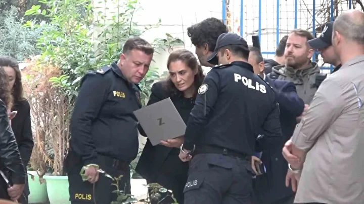 Güllü'nün kuşkulu mevtinde yeni gelişme: DNA incelemesi sonuçlandı 2 gullunun kuskulu mevtinde yeni gelisme dna incelemesi sonuclandi 1 uqcNswJV