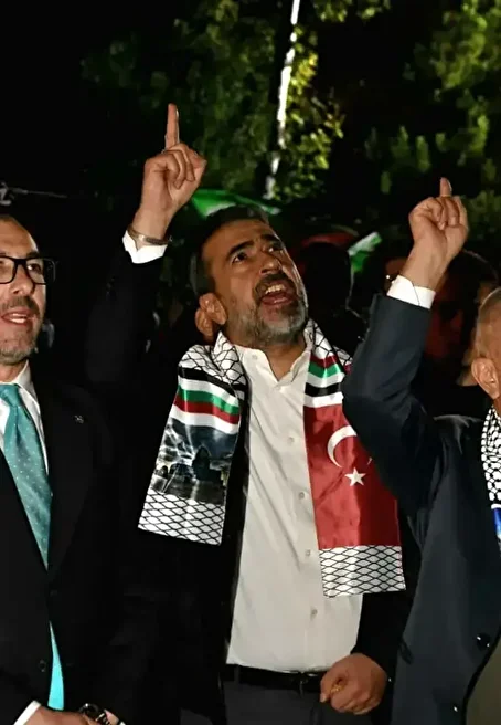 Hakan Han Özcan'dan İsrail tarafından esir alınan Metehan Sarı'nın ailesine dayanak: Global intifada başlayacak 4 hakan han ozcandan israil tarafindan esir alinan metehan sarinin ailesine dayanak global intifada baslayacak kB7IbCyJ