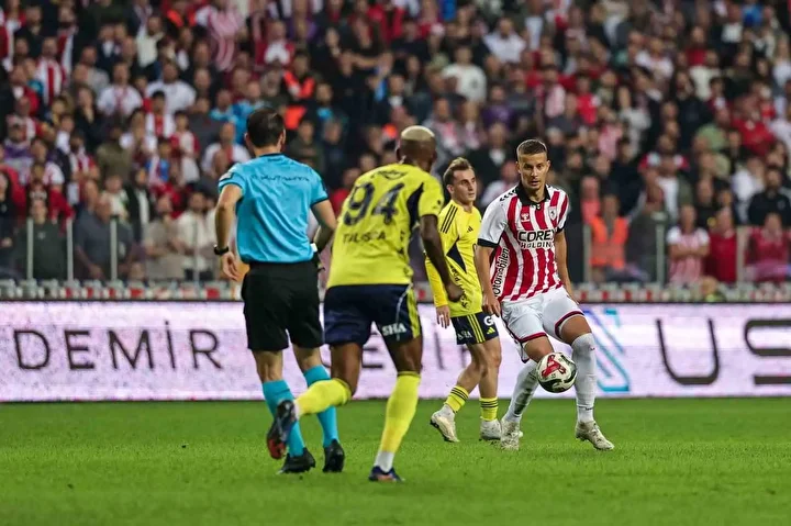 halil umut meler samsunsporun golunu iptal etme nedenini aciklamis 3 9OwMsBFD