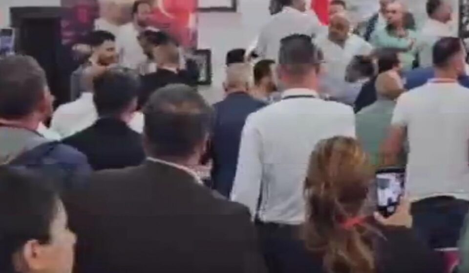 hatayda chp ilce kongresinde partililer arbede etti y5qIF9WN.jpg