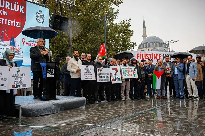 ihh eminonunde gazze icin ozgurluk nobetinde 3