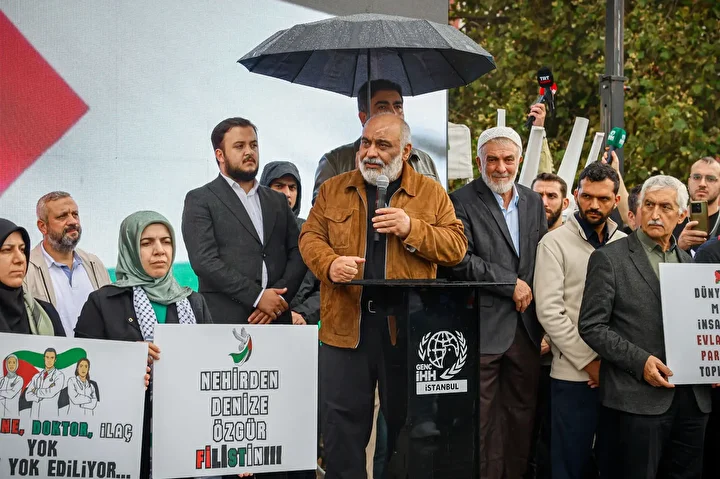 ihh eminonunde gazze icin ozgurluk nobetinde 4 2sswNPTU