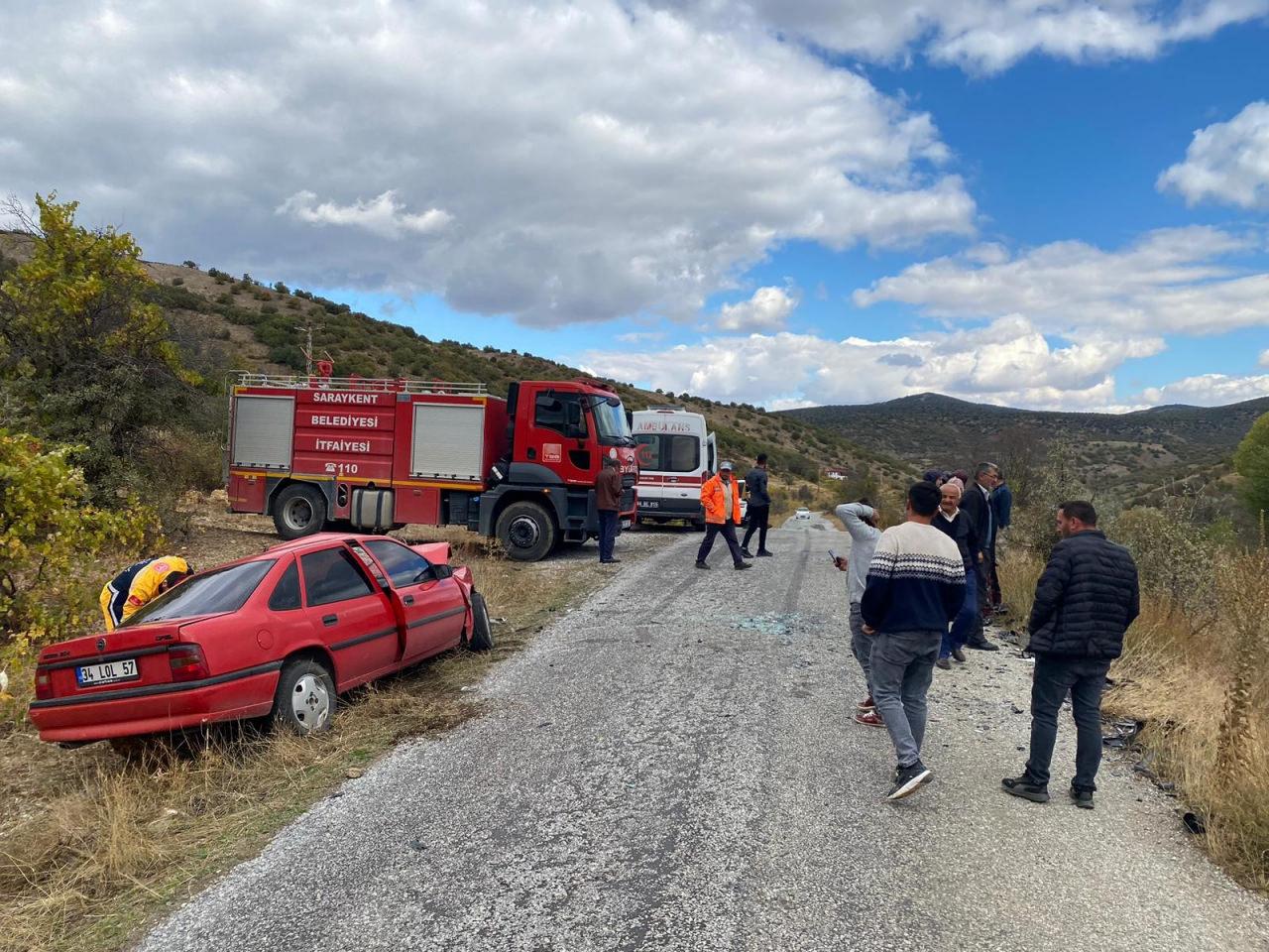 İki araç baş başa çarpıştı: 1 meyyit, 2 yaralı 2 iki arac bas basa carpisti 1 meyyit 2 yarali 1 NvbRsvhG