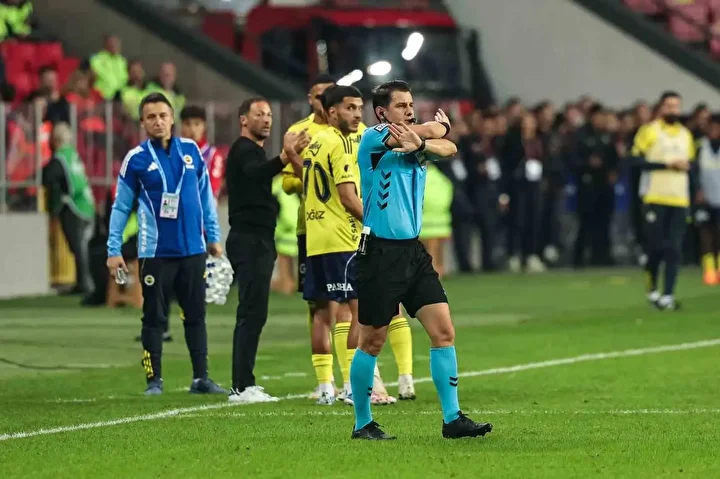 ilker yagcioglundan fenerbahceli futbolcuya ondan artik hicbir sey beklemiyorum 3 XbzuC9lv