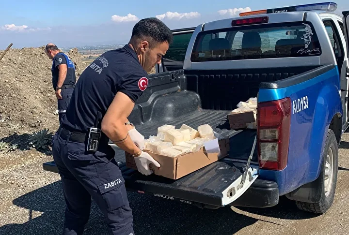 insan sihhatini hice saydilar manisada 49 kilo bozuk peynir imha edildi 1 yUGNdbFC