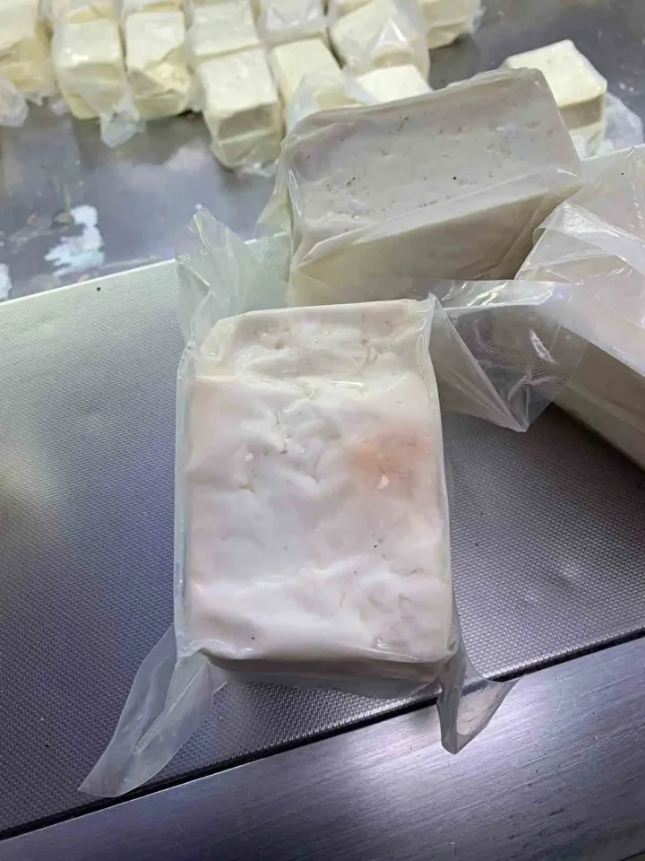 insan sihhatini hice saydilar manisada 49 kilo bozuk peynir imha edildi 3 iX2kKOXZ