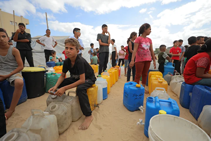 israil ataklari altindaki gazzede su krizi suruyor 6 YrHEgmug