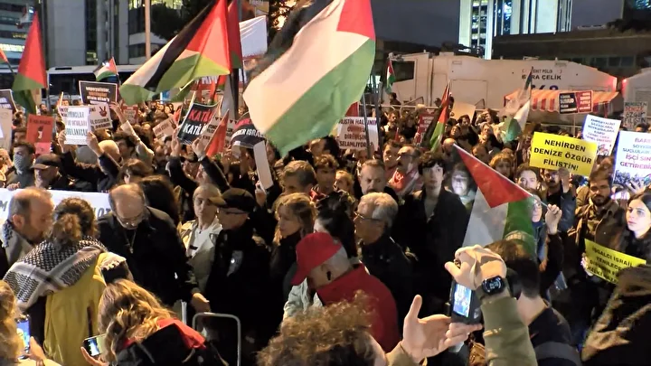 İsrail Başkonsolosluğu önünde protesto yapıldı 3 israil baskonsoloslugu onunde protesto yapildi 2