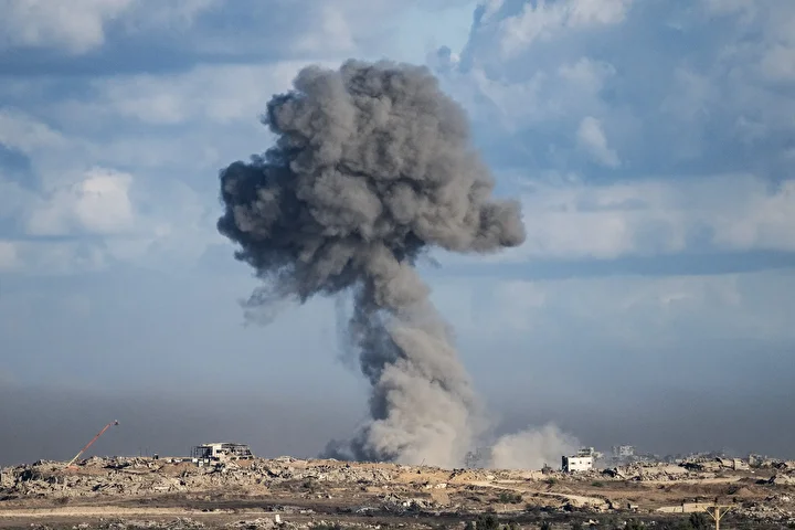 israilin gazzeye yonelik ataklari suruyor yukselen dumanlar hudut bolgesinden goruntulendi 2 DwyVMHyn