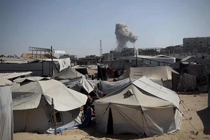 israilin gazzeye yonelik taarruzlari suruyor bolgeden agir dumanlar yukseldi 0 LhbdszZO
