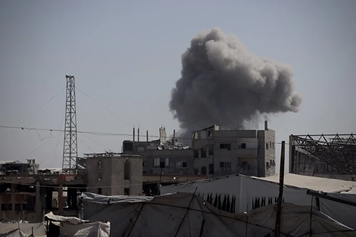 israilin gazzeye yonelik taarruzlari suruyor bolgeden agir dumanlar yukseldi 6 ug1u5eJk