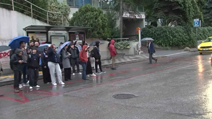 istanbul gune yagmurla basladi anadolu yakasinda trafik yogunlugu yuzde 83e cikti 0