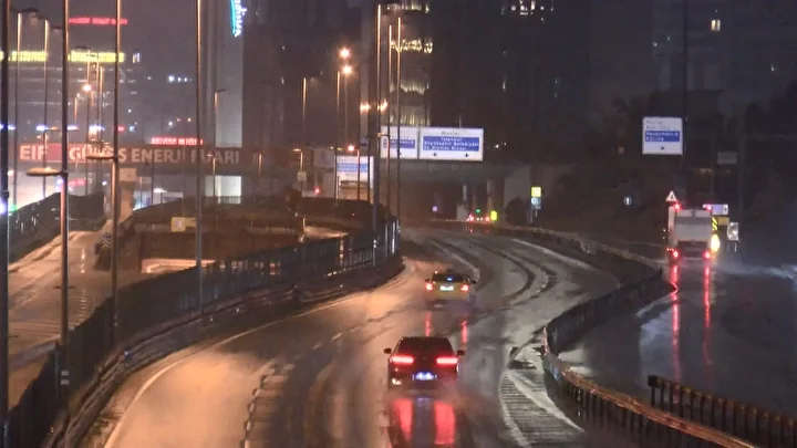 istanbulda saganak tesirli oldu 1 sqHa9ZAU