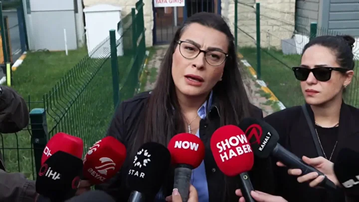 istanbulda unlu isimlere uyusturucu operasyonu isimli tipa sevk imgeleri ortaya cikti 4