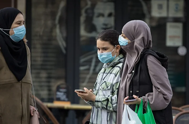 italyada basbakan meloninin partisi pece ve burka yasagi icin yasa teklifi verdi mescitler denetlenecek sJMM6cga