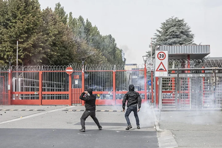 İtalya’da İsrail’in Global Sumud Filosu’na saldırısını protesto etmek üzere genel greve gidildi 11 italyada israilin global sumud filosuna saldirisini protesto etmek uzere genel greve gidildi 10 8Ouh5zHs