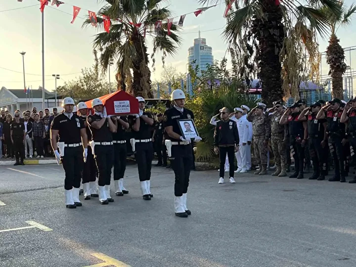 izmirdeki polis merkezine atakta yaralanan polis memuru omer amilag sehit oldu ne olur omerimi DUzWgy91