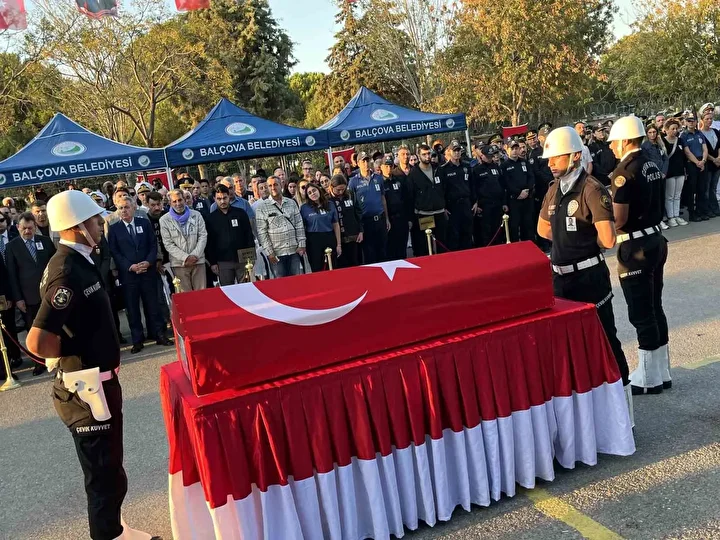 izmirdeki polis merkezine atakta yaralanan polis memuru omer amilag sehit oldu ne olur omerimi XSrGCACc
