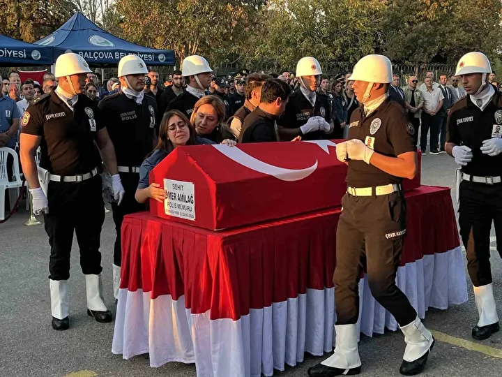 izmirdeki polis merkezine atakta yaralanan polis memuru omer amilag sehit oldu ne olur omerimi cWs4qtHj