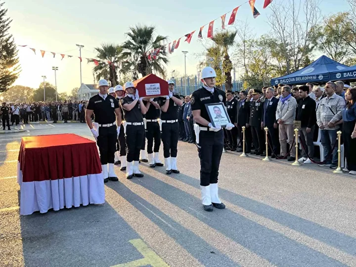 izmirdeki polis merkezine atakta yaralanan polis memuru omer amilag sehit oldu ne olur omerimi dhZWXIUJ
