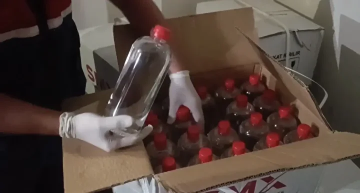 jandarmadan kacak alkol baskini 620 litre etil alkol ele gecirildi 3 p1agtLKj