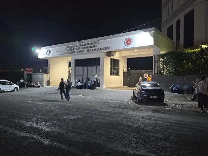 Kalp hastası 6 yaşındaki Lina kalp krizinden öldü 5 kalp hastasi 6 yasindaki lina kalp krizinden oldu 4 GfLY1RRM