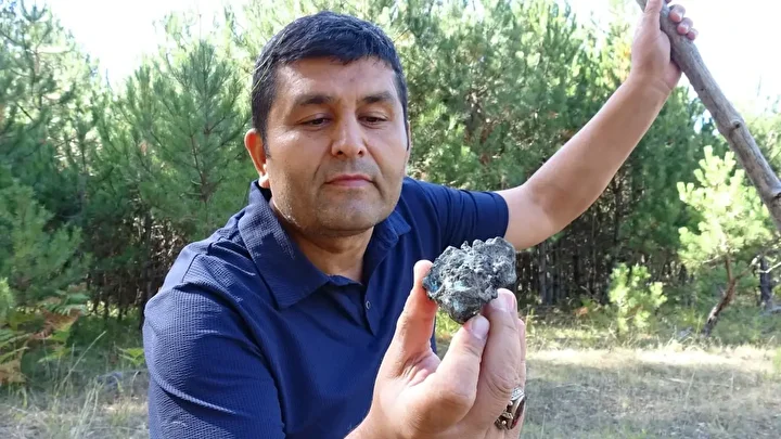 Karabük'te akılalmaz olay: Mantar toplamaya çıktı göktaşı buldu 1 karabukte akilalmaz olay mantar toplamaya cikti goktasi buldu 0 FYt3gFpX